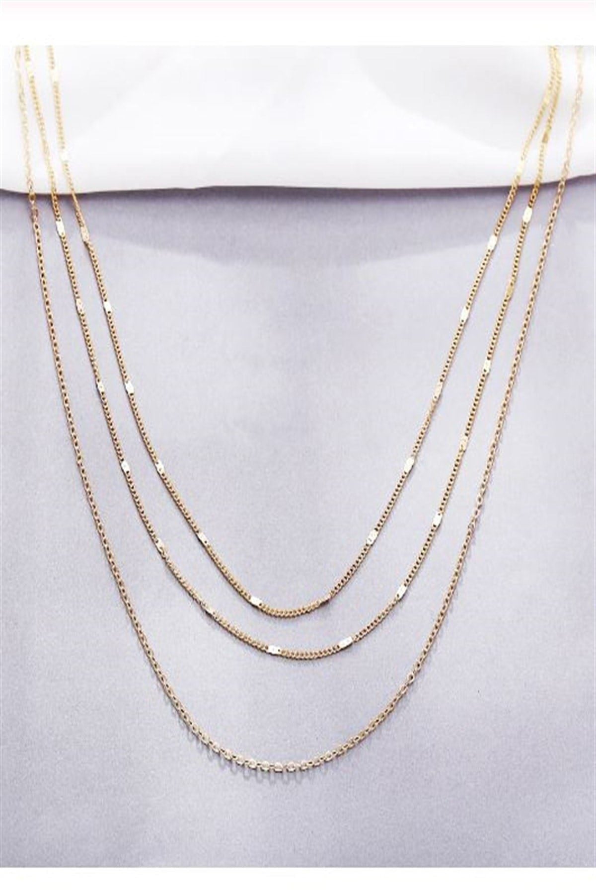 Gold Renk Katmanlı Çoklu Choker ve Uzun Zincir Kolye Kombini