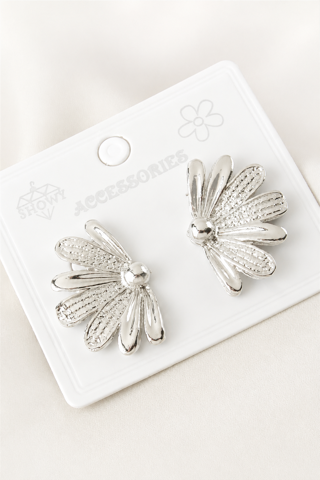 Papatya Doku Metal Küpe - Silver