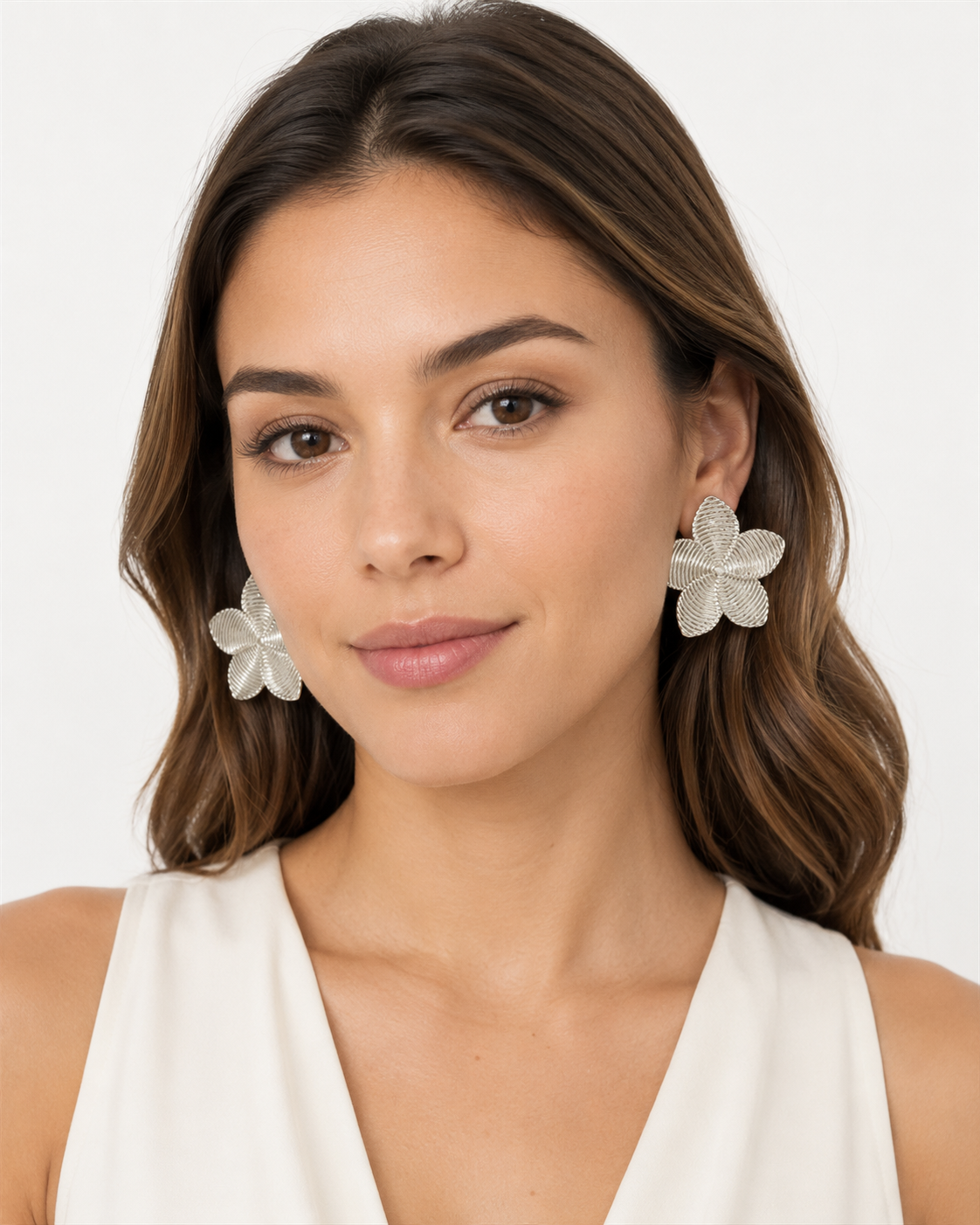 Flora Dokulu İri Metal Küpe - Silver